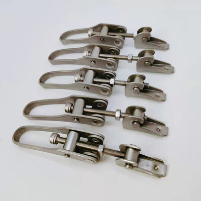 Raccords de collier de serrage de tuyau d'estampage en métal en acier inoxydable 304, boucle de serrage à barillet